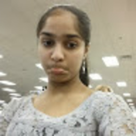 Meet your Posher, Karima - Picture 1 of 1